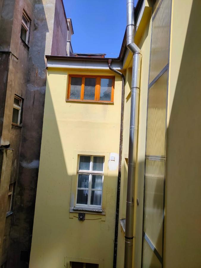 Vogue Near By Wenceslas Square * Praag
